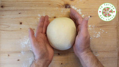 Impasto-Pizza-Mano